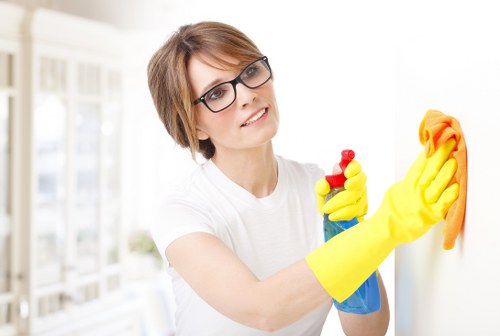 End of tenancy cleaning checklist and room-by-room cleaning in Colliers Wood